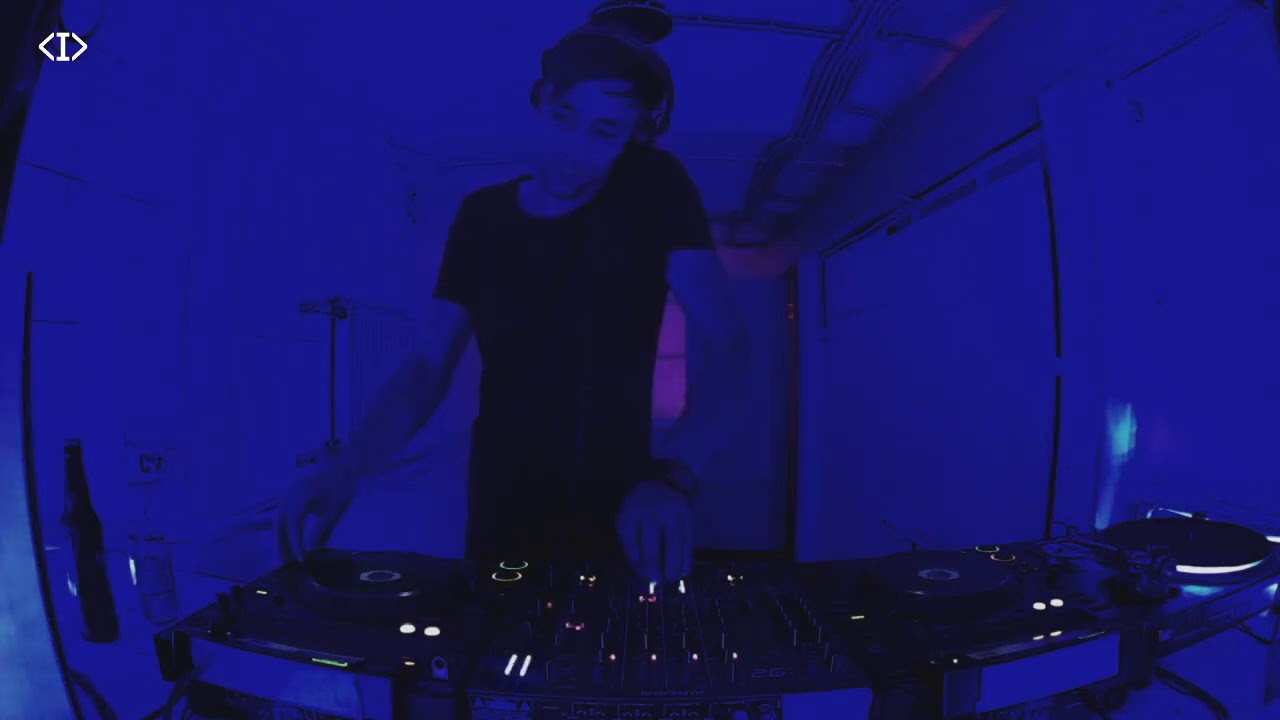 Noform // CID
