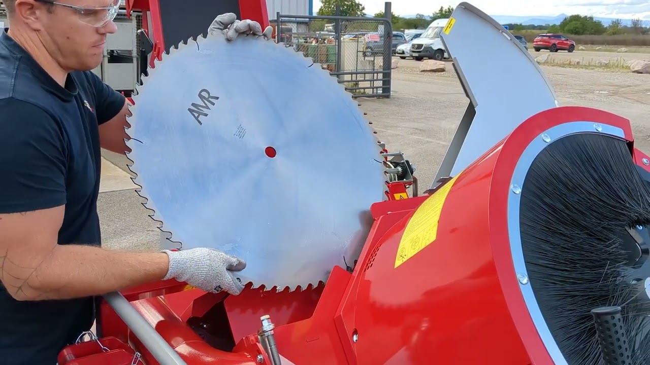 Changement de la lame d'une scie à tambour AMR