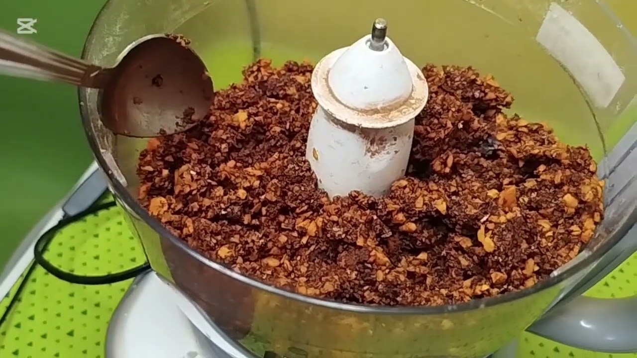 Dolce ai semi di enotera e fiori di papavero 