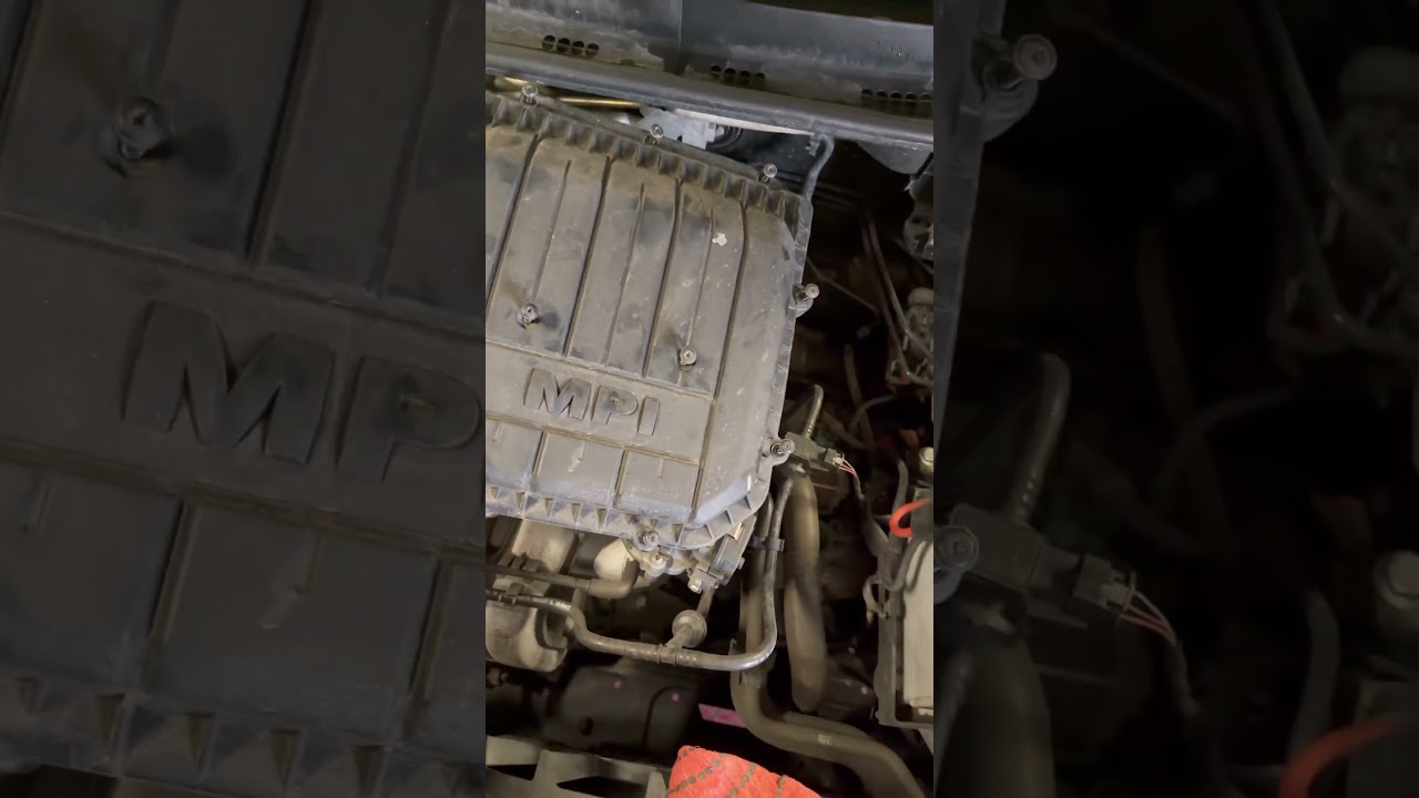 Skoda Fabia 2020 1.0 mpi air filter replacement