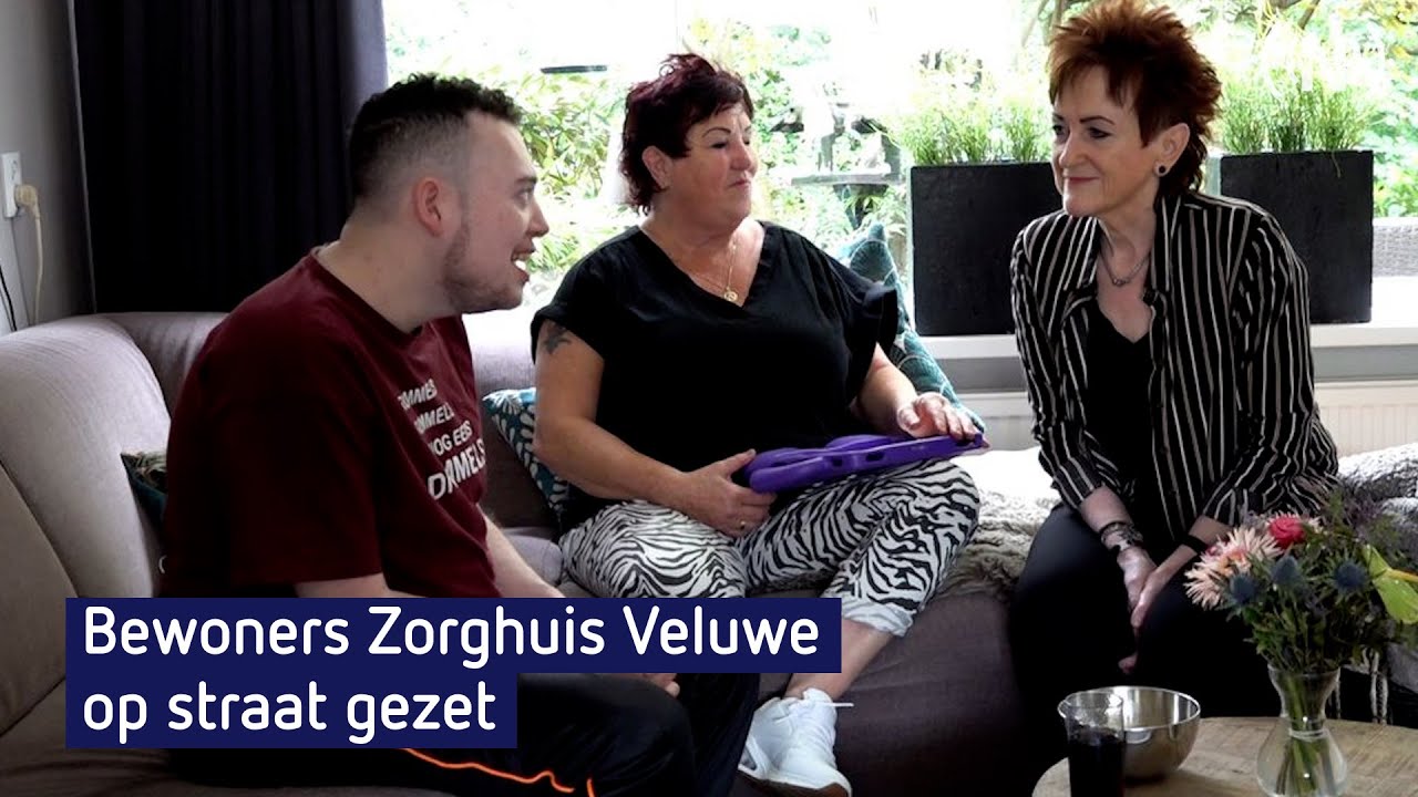 Gehandicapte kinderen op straat gezet; ouders met handen in het haar