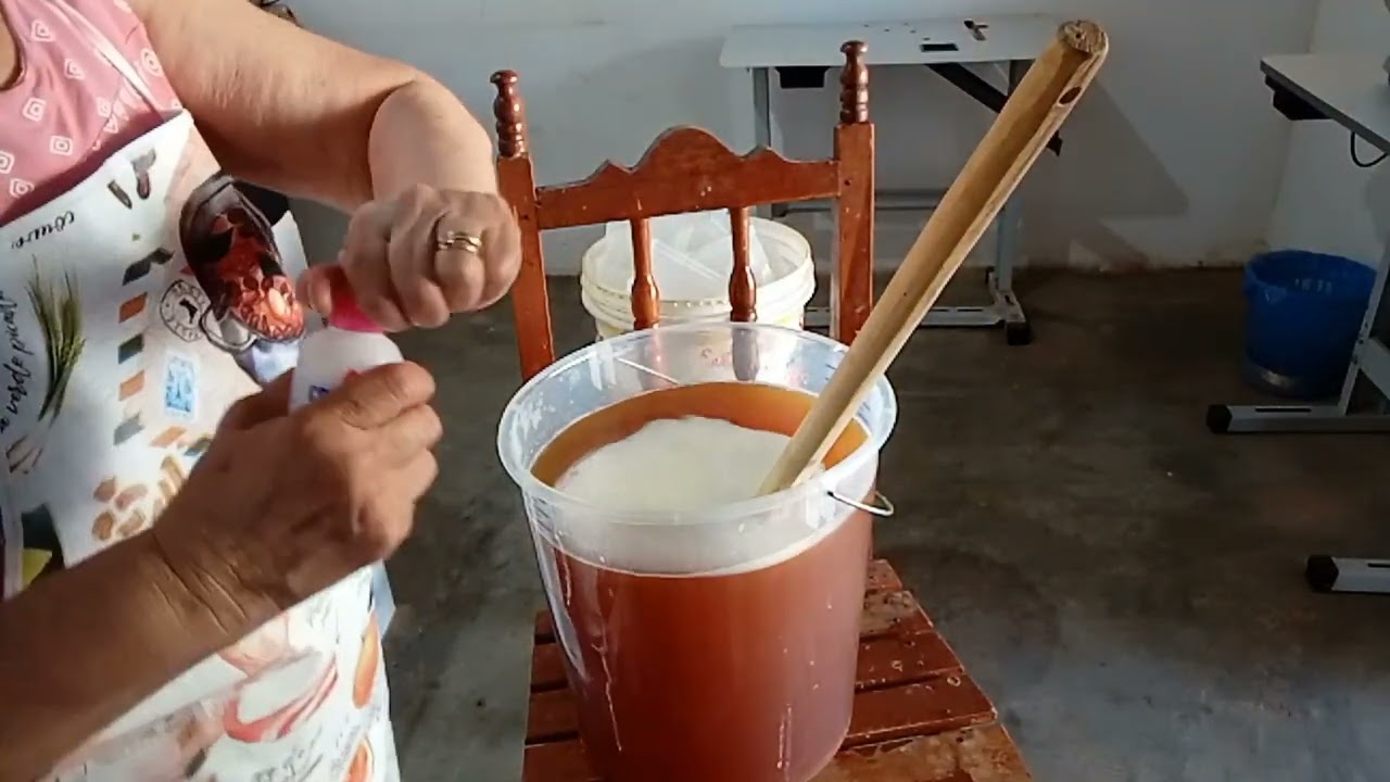 SABÃO CASEIRO DE SEBO BOVINO COM POUCOS INGREDIENTES E ESPUMANDO MUITO 