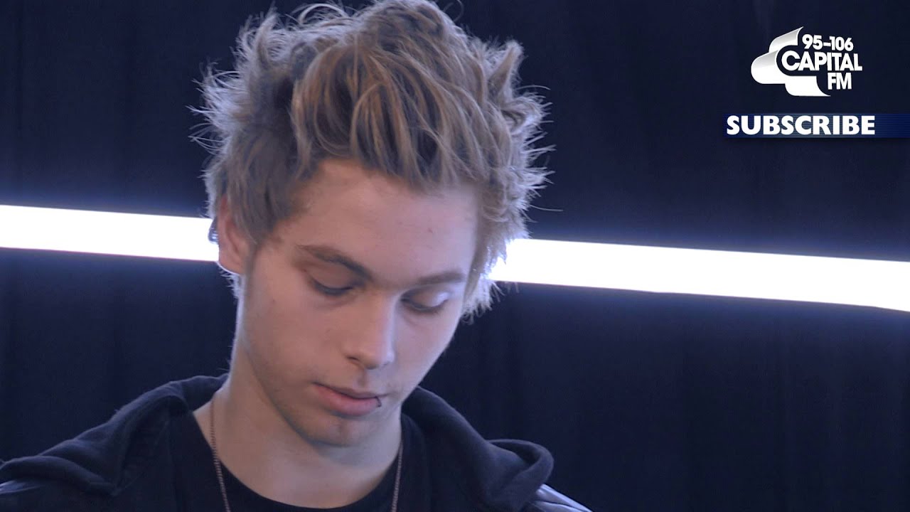 5SOS Face To Face: Luke Vs. Michael - Who Has The Biggest Shoes?