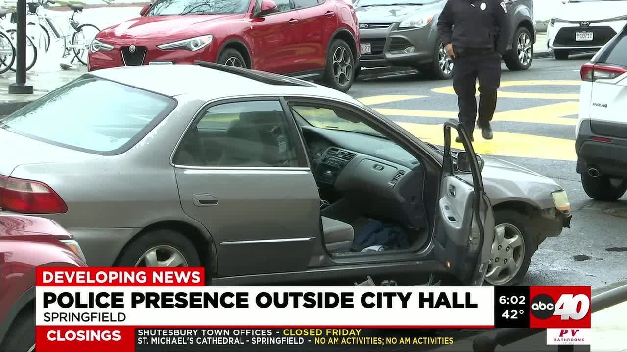 Police presence seen outside Springfield City Hall