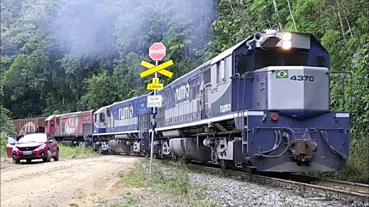 For&ccedil;a ao Extremo - Locomotivas Acelerando na Subida da Serra