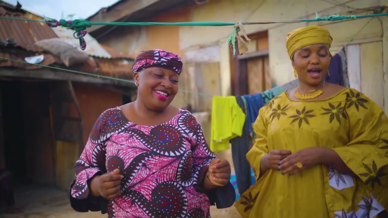 ILA FARIN ANGO ft. Maryam MJ and Angon Sambisa Lyrics Sani