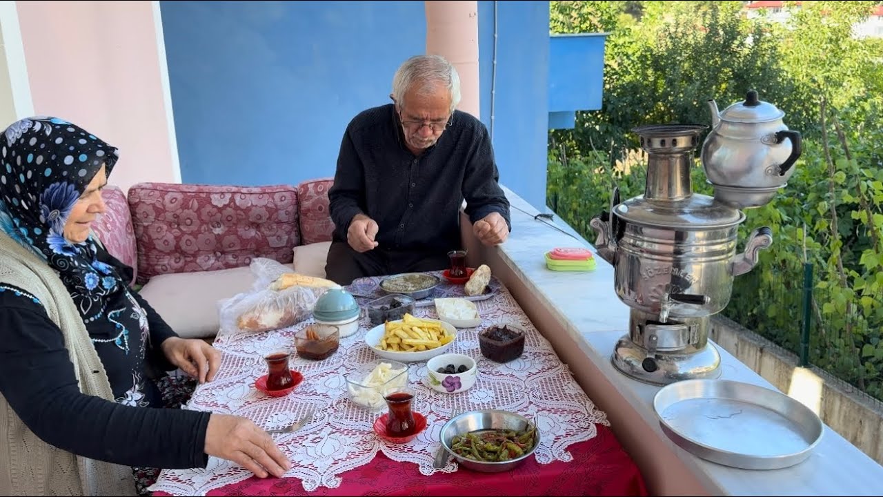Köy hayatında bahçe mahsullerinden kışa hazırlık ￼