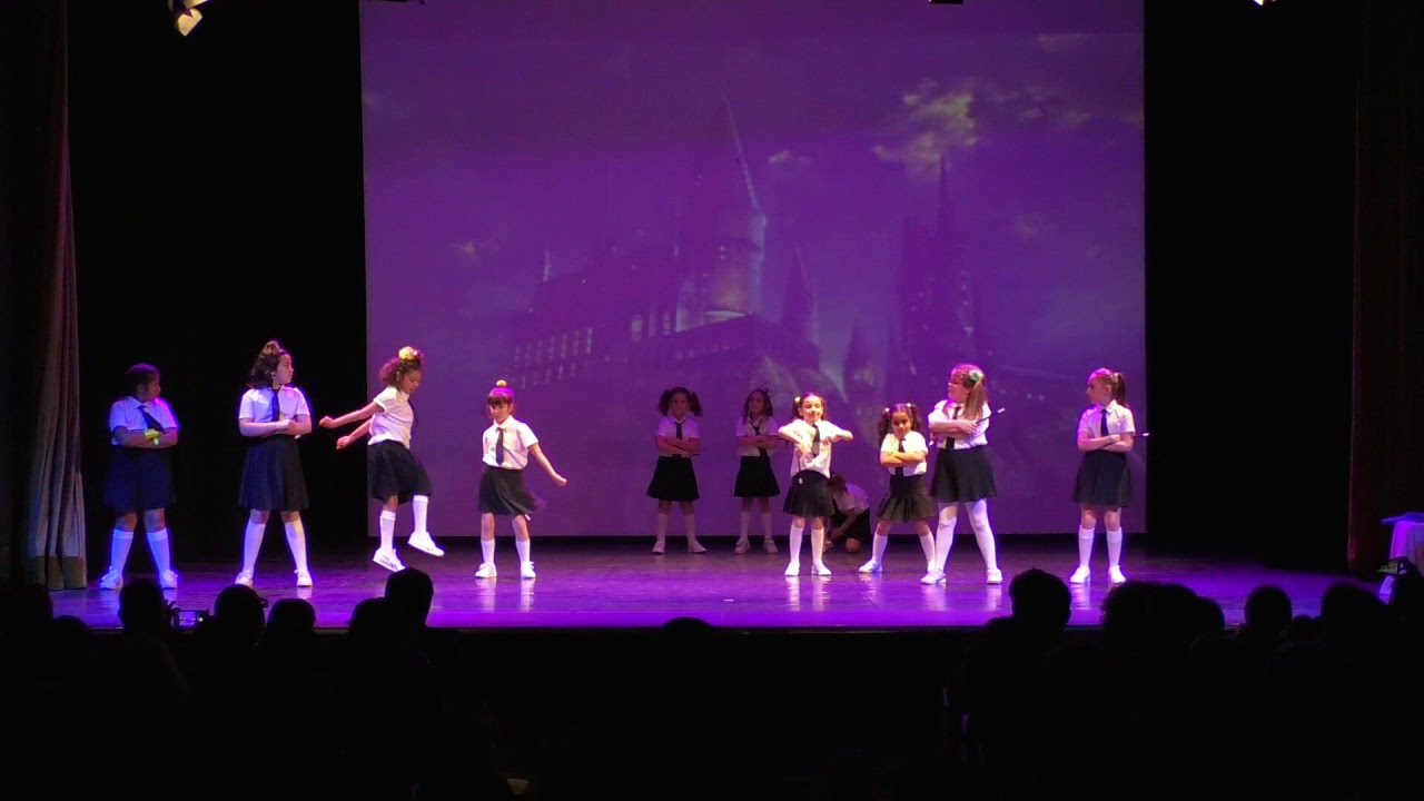 7) Harry Potter - Hip Hop Junior - Monique