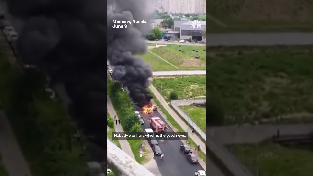 Russian authorities investigate two car bombings in Moscow