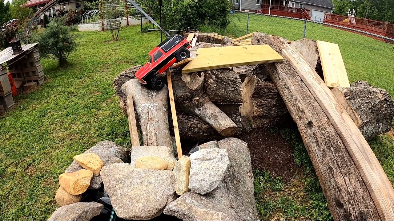 Backyard RC Crawl with friends. Traxxas TRX4 Blazer, TRX4 Defender, Arrma Kraton. #rc #rccrawler