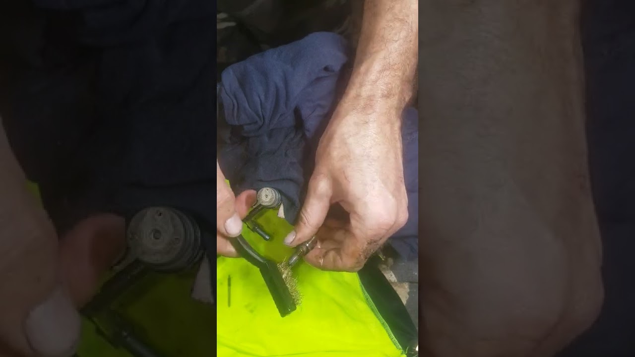 cleaning injectors on a 4jb1t 2.8 isuzu , part 2
