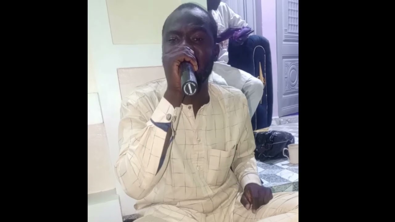 Allah yasaka da alkairi Gwani yana tilawa gwanin sha awa  kuyi sauraro lafiya 
