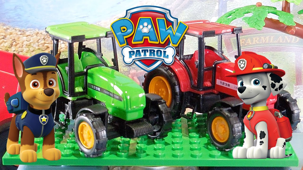Tractores infantiles John Deere trabajando con Chase y Marshall de PAW Patrol