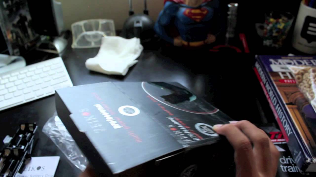 Zeikos ZE-CBGT2 Battery Grip Unboxing