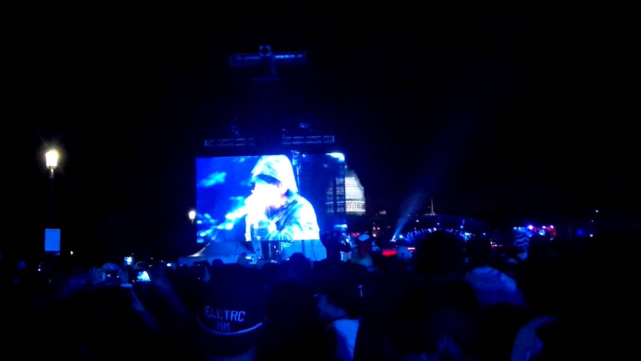 Monster - Rihanna and Eminem at The Concert for Valor (DC)