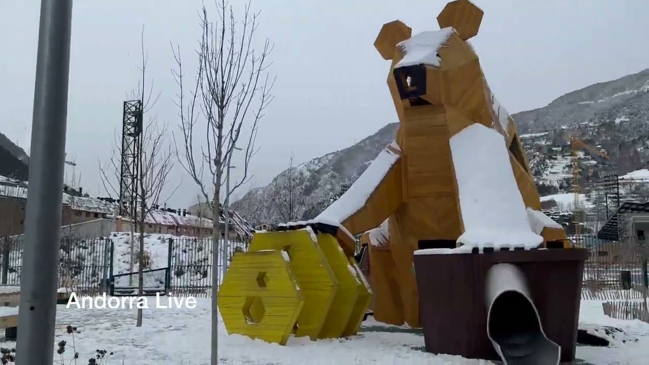 🇦🇩 ANDORRA WALKING TOUR through ENCAMP at CHRISTMAS: CHRISTMAS MARKET and SNOW ❄️✨