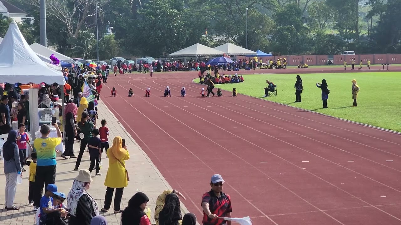 Lala Wakil Rumah Biru Lari 50 Meter (P) Tahun Satu