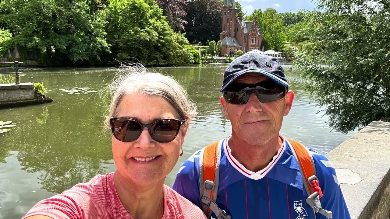 Beautiful Bruges! Take a peek 🫣 & let us know what you think?🥰🍻🚴‍♀️