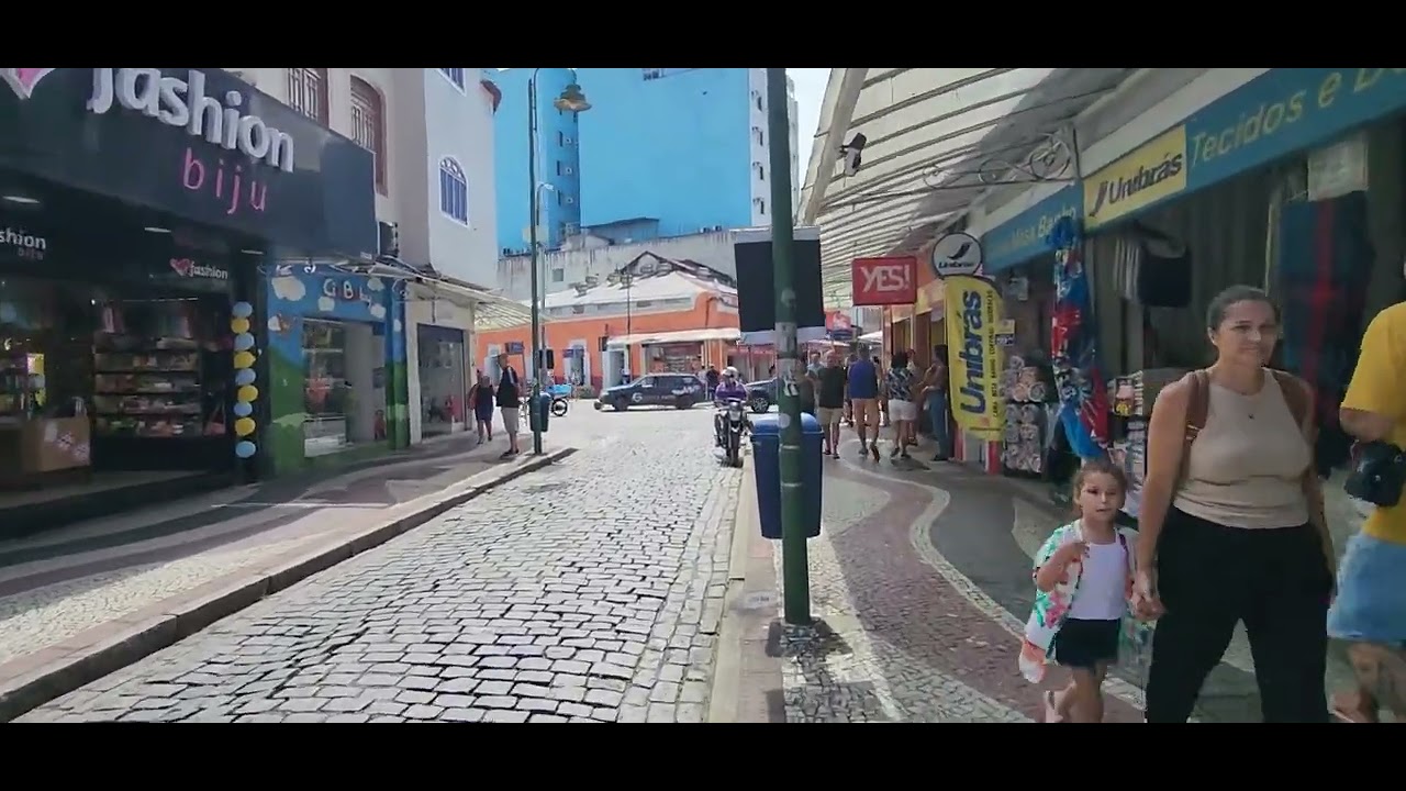 caminando las calles de Angra dos reis, Río de Janeiro, Brasil