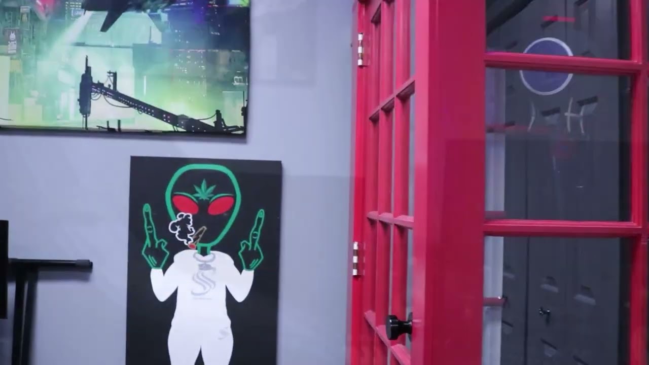 Studio Clip