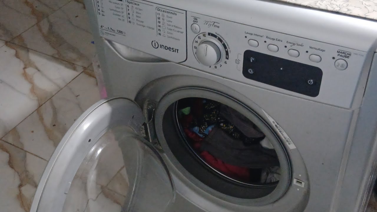 كارتة وقعات ليا هاد النهار . بقات فيا بزاف ما كرهتش نبكي عليها .ولكن الحمد لله على كل حال. 