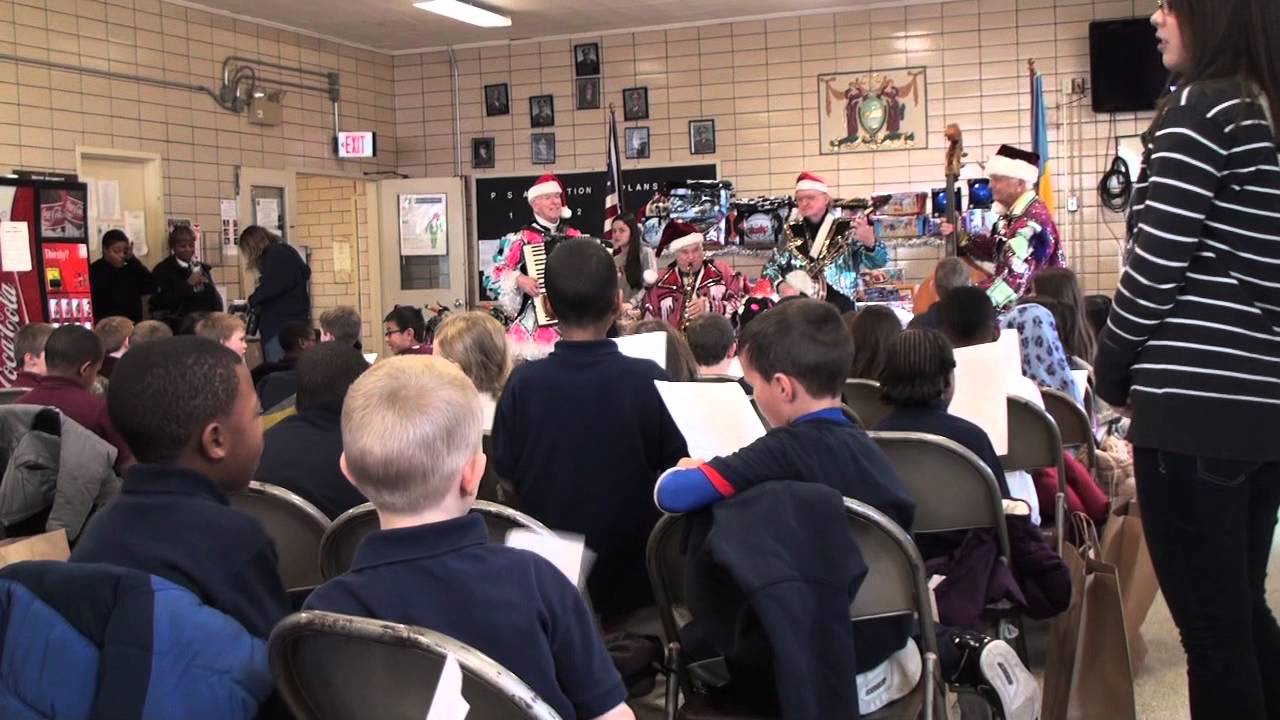 5th District Police Station hosts holiday party