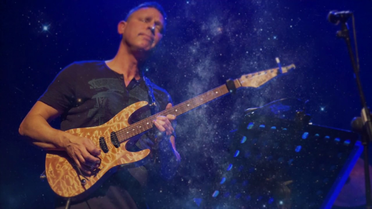 Richard Hallebeek - Solo for Abel Sequera's 'Soundscapes'