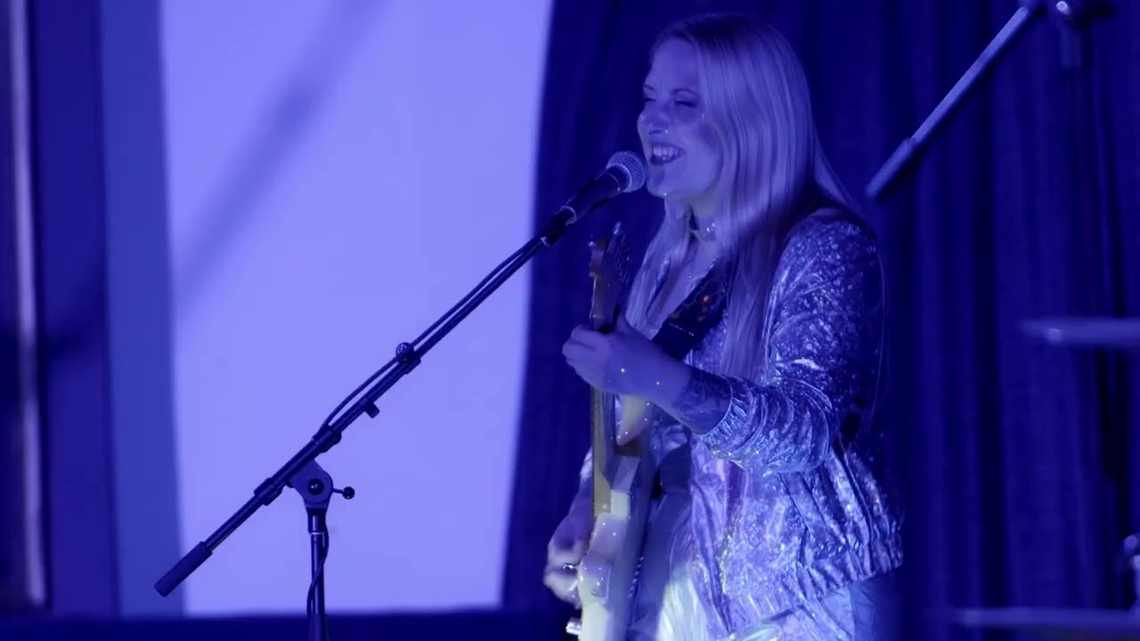 Christmas In La - The Accidentals (with Kaboom Studio Orchestra (Vulfpeck Cover)