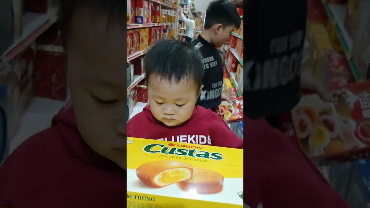 Shopping cùng  em Huy nào 