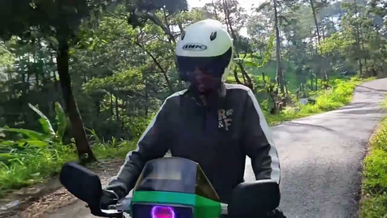 Nade Explore Ngebel lake track