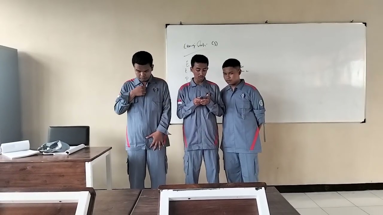Presentasi kelompok dengan judul :Keselamatan dasar dalam kelistrikan 