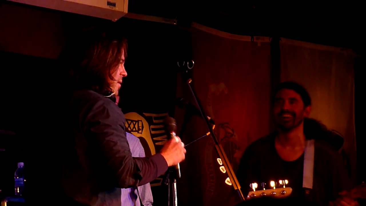 Christian Kane - Happy Man w/ false start live at Duke's