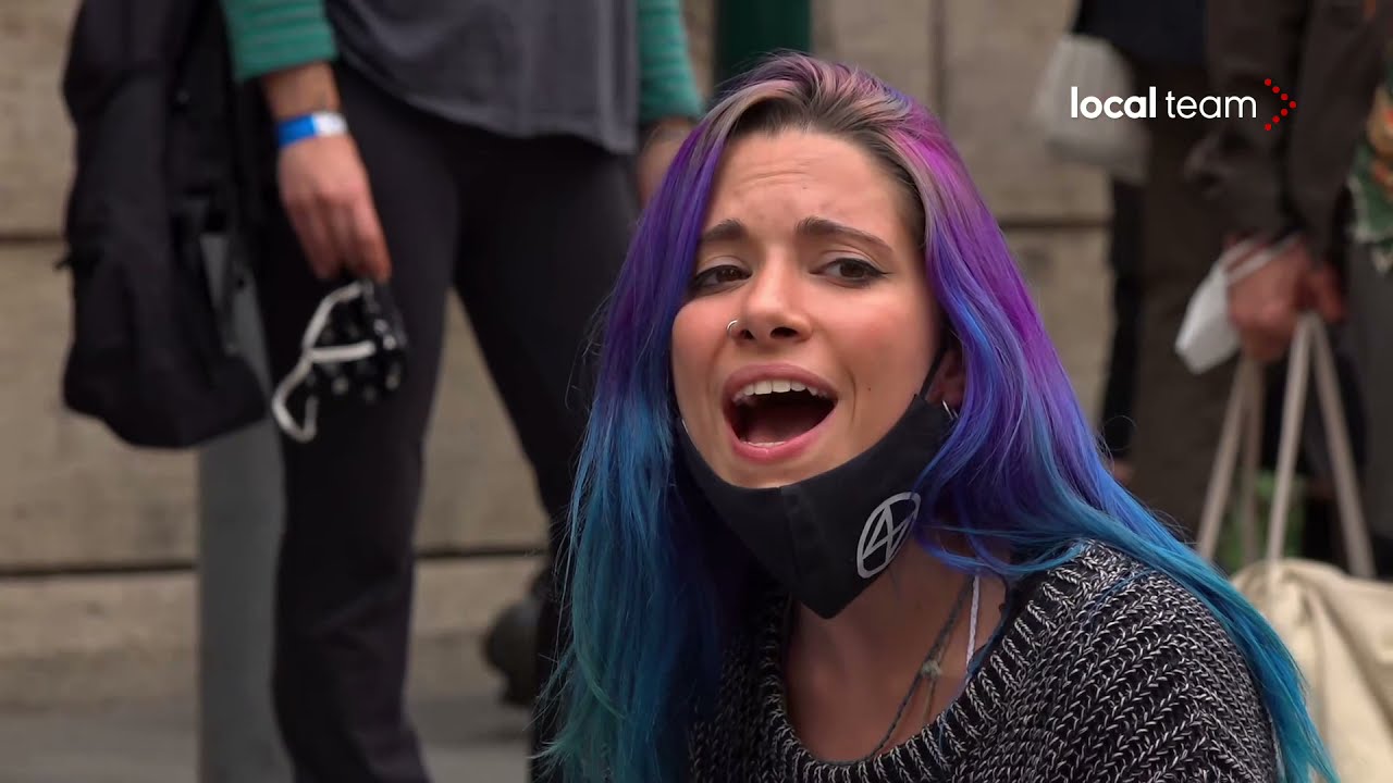 G20, prosegue il blocco stradale degli attivisti per il clima: polizia identifica manifestanti
