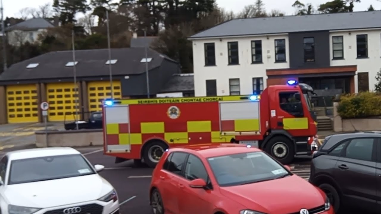 TURNOUT: Cork County FRS Bantry Fire Station A1, J1 & K1 turning out