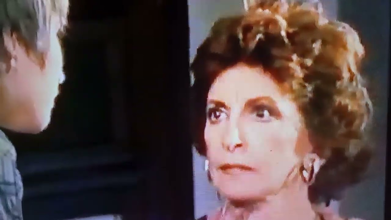 Baila comigo - marta dá uma bofetada na cara de Débora 