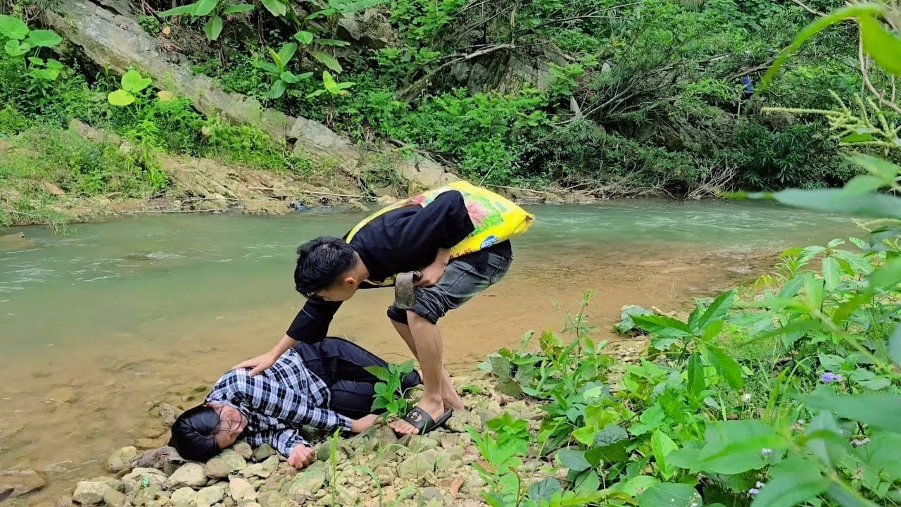 single mother unexpectedly had an accident. Fortunately, she was rescued by doctor and taken home
