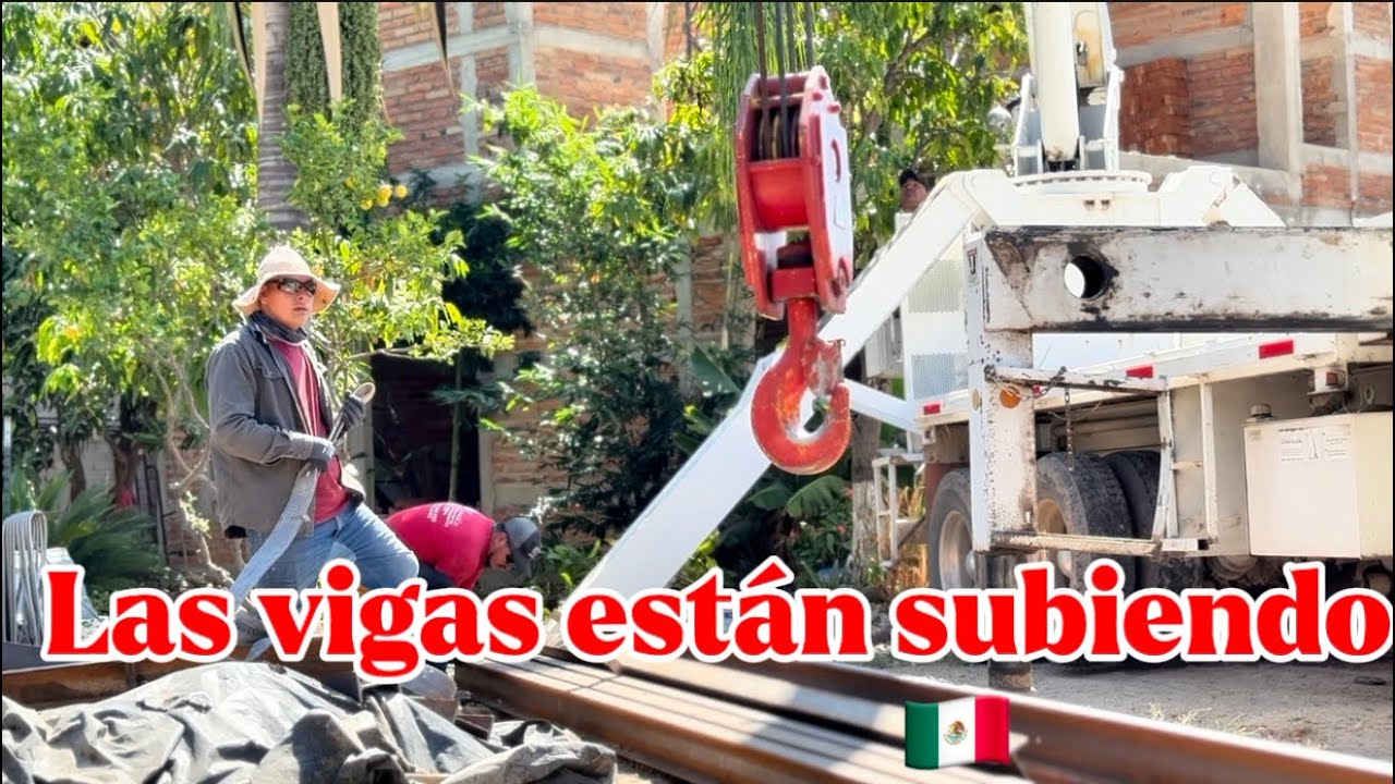 Строим дом в Мексике 🇲🇽 Не могу поверить! Кран уже здесь, и балки поднимаются