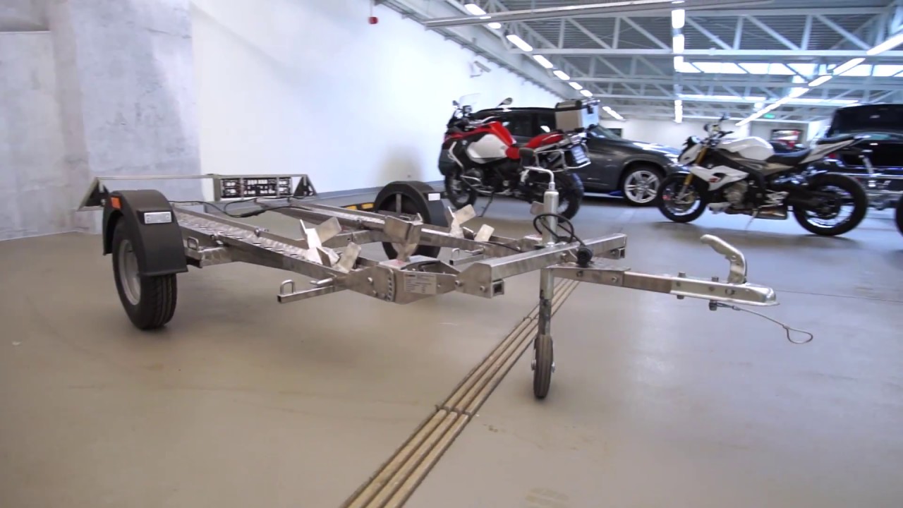 KLAPPANHÄNGER ZUM TRANSPORT VON MOTORRÄDERN