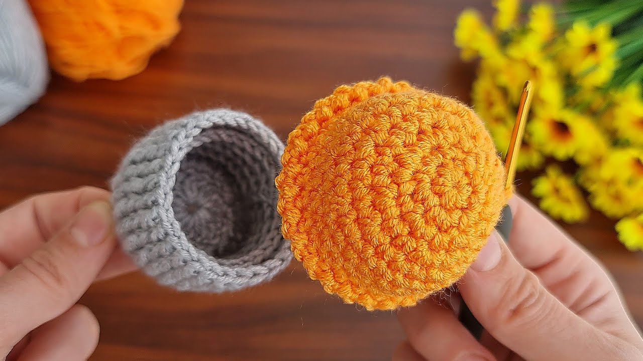 Wow! Super easy, very useful crochet ,pincushion,key chain,ornamental,gift ✔Sell and give as a gift.