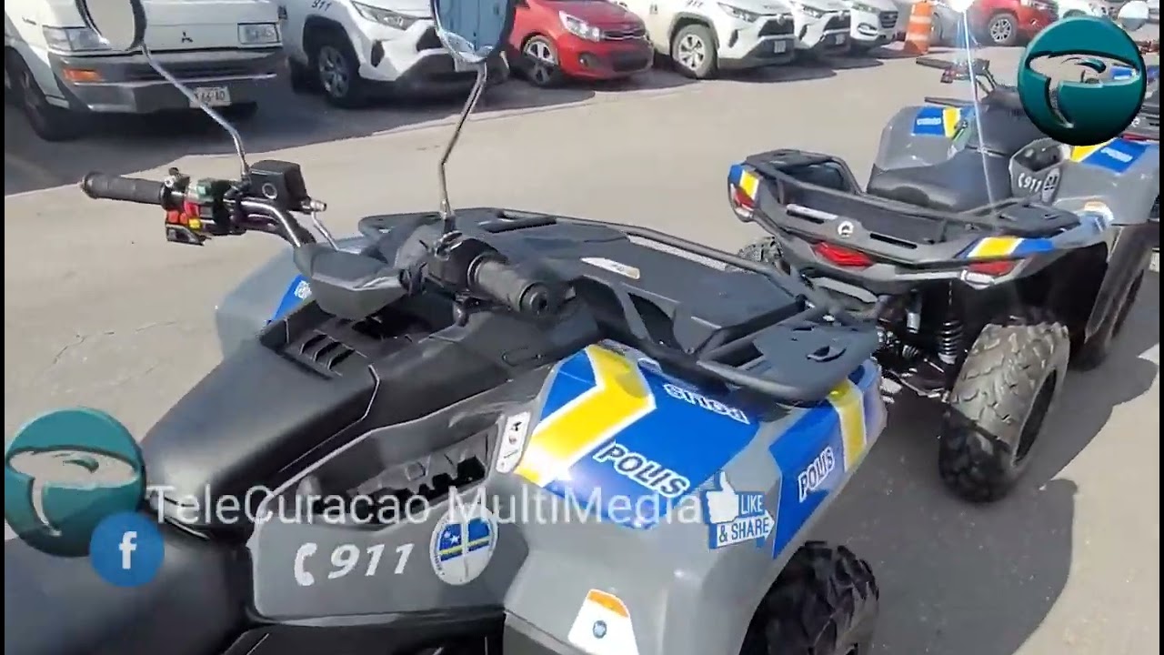 Kuerpo Polisial a risibi 6 Quad .Minister Hato tabata presente na e okashon aki.