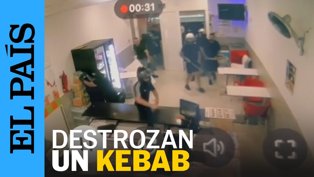 TORRE PACHECO: varios hombres vestidos de negro y armados con bates destrozan un kebab | EL PAÍS