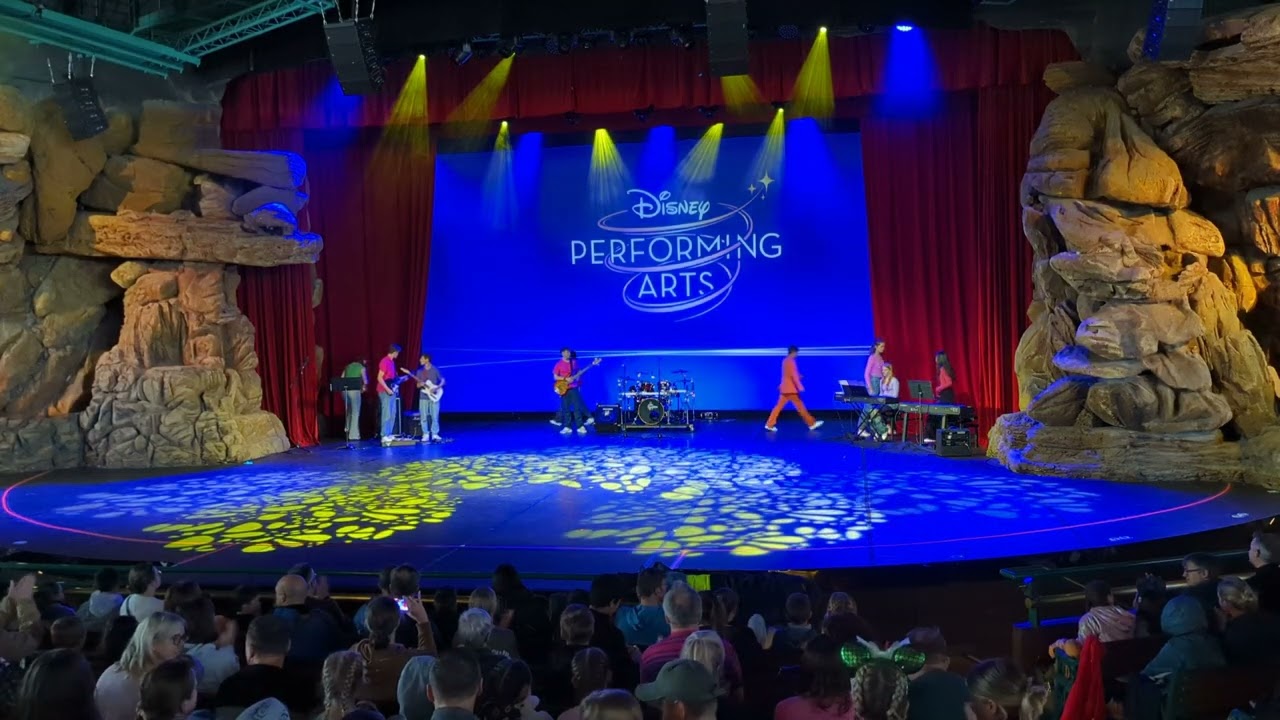 Disneyland Paris Performing Arts ON STAGE