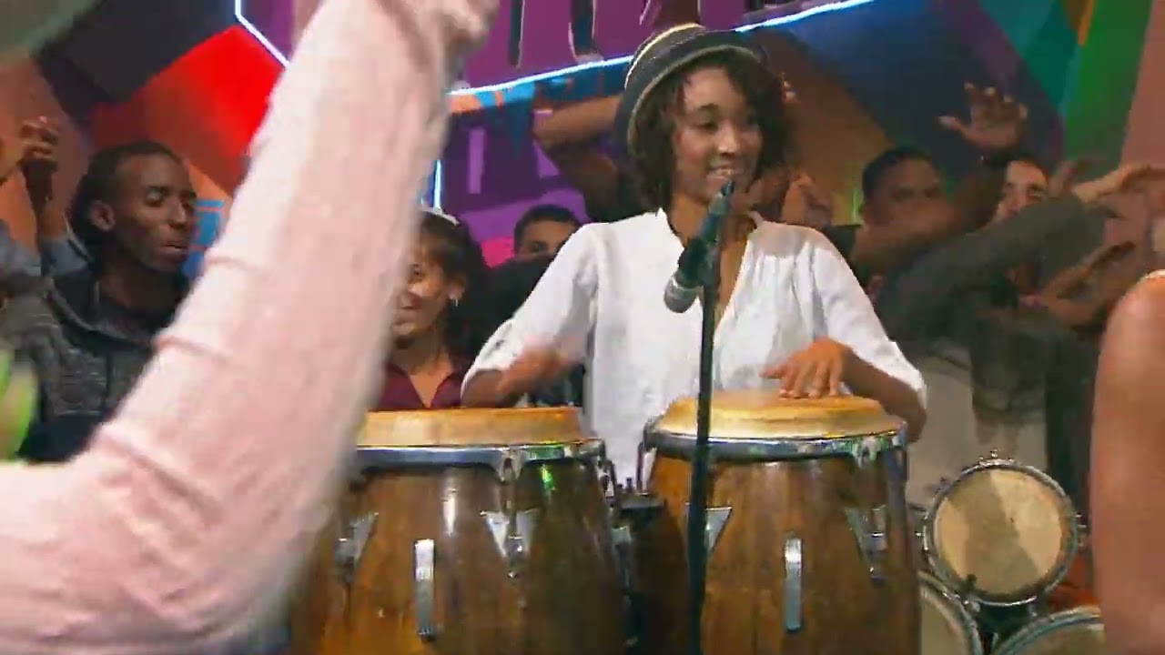 Grupo Canela de Cuba en el programa de tv TALLA JOVEN. con el tema SI LA TARAREAS 