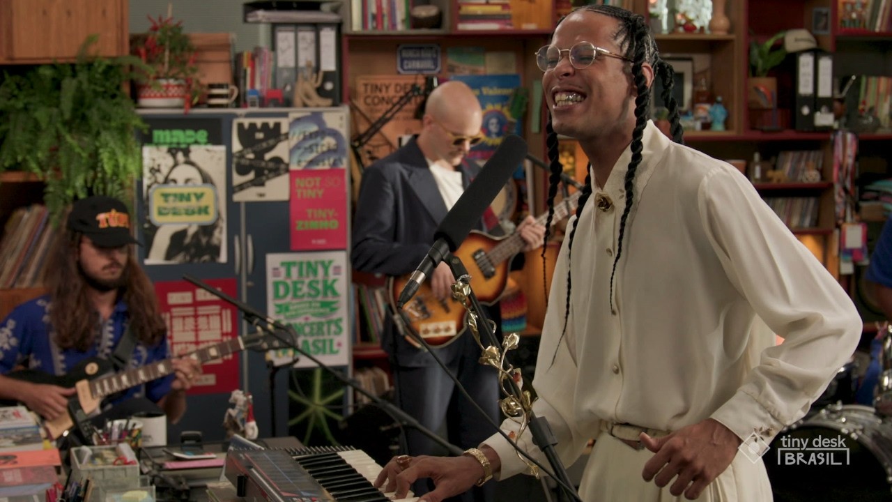 Giovani Cidreira : Tiny Desk Brasil