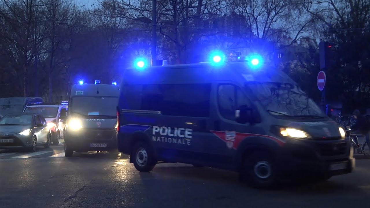 police convoi d'une compagnie de CRS