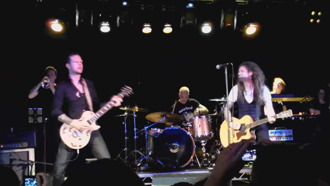 Little Angels - Too Much Too Young (Live at the Cardiff SU)