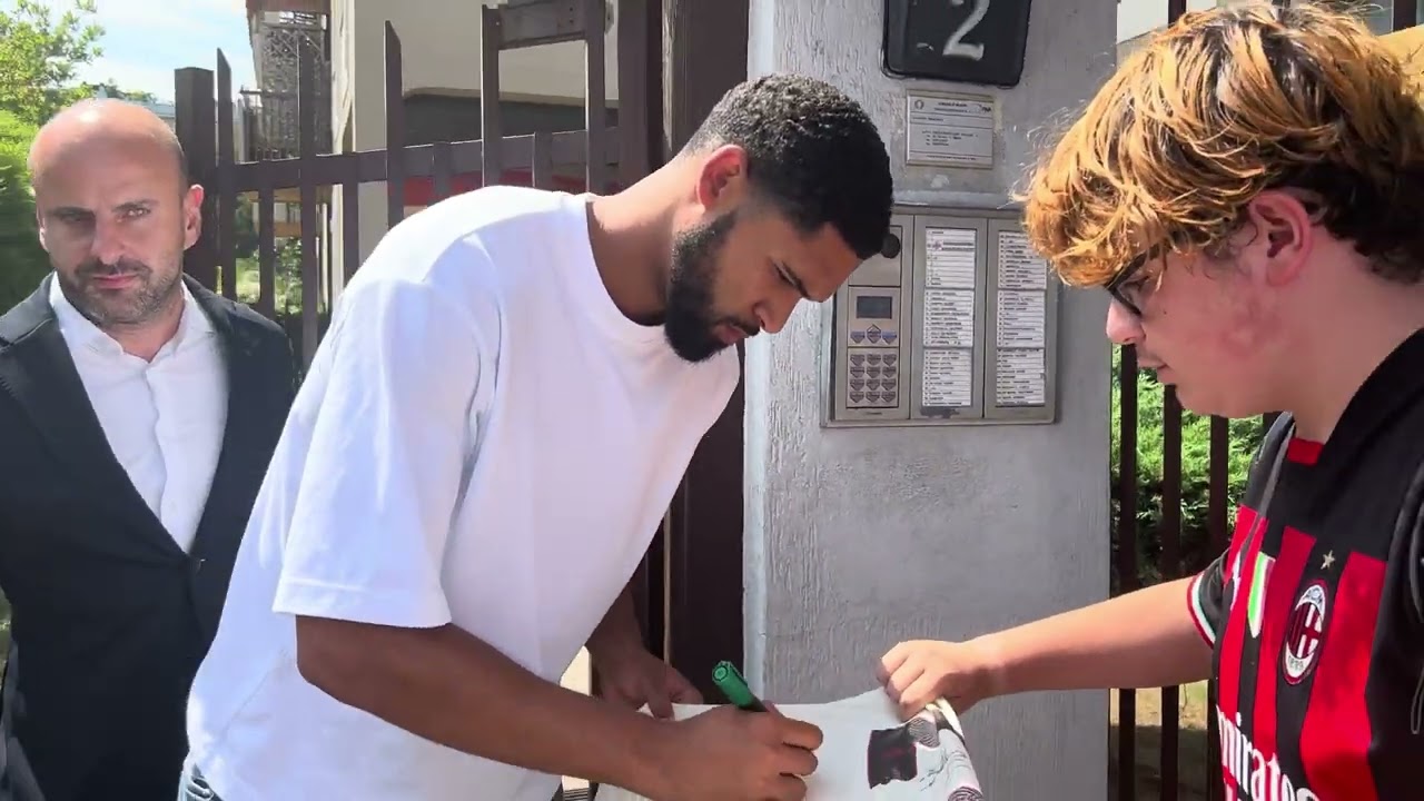 LOFTUS-CHEEK, foto e autografi per i TIFOSI del MILAN 🔴⚫