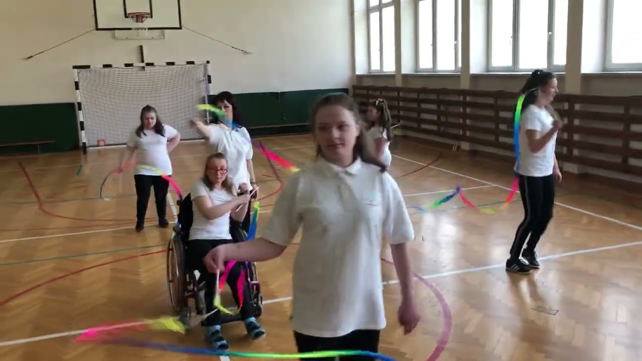 Challenge sportowy „I Ty możesz pomóc” SOSW w Długoborzu.