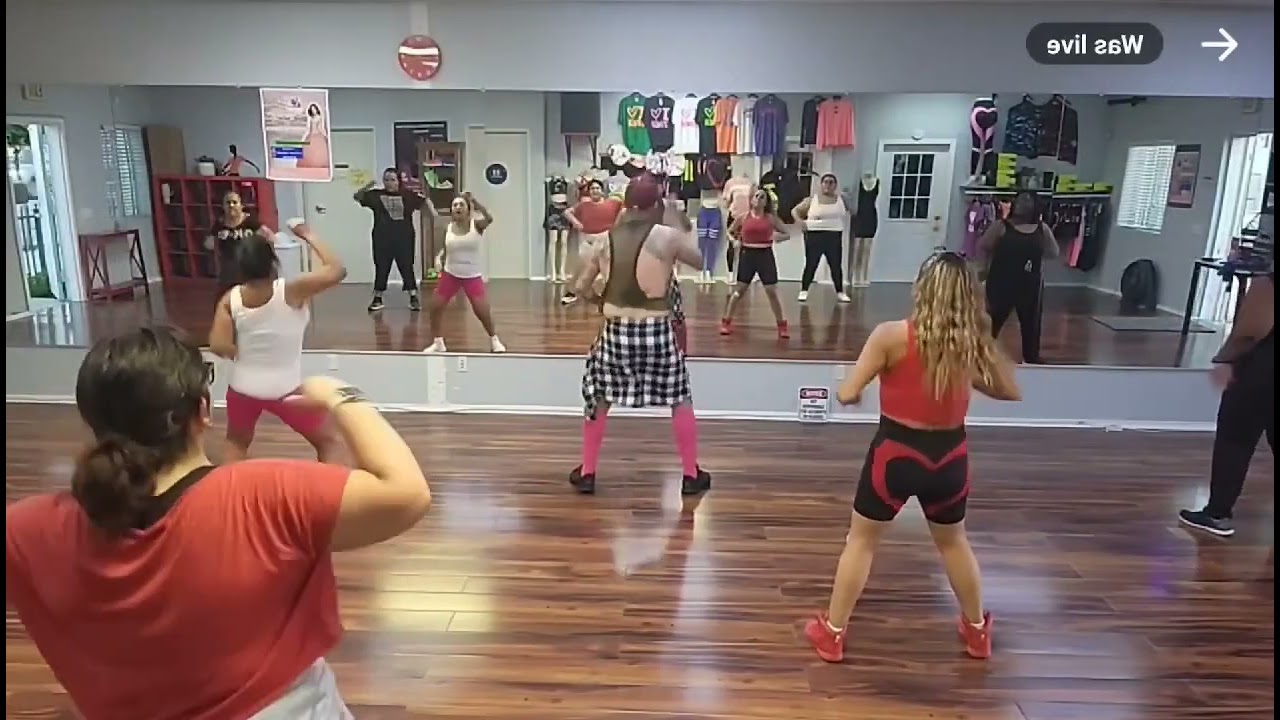 MOVIENDO LA CADERA TRIBAL 