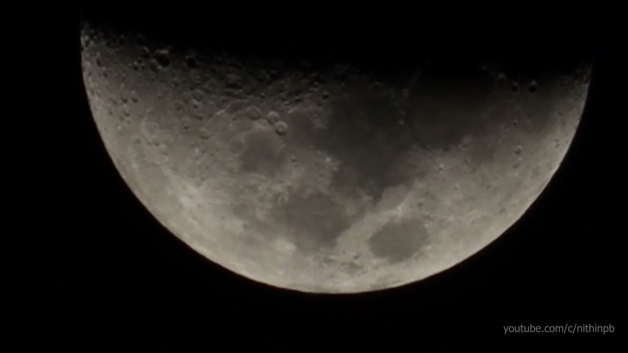 Mesmerizing Close-Up of the Moon with Canon M50 Mark II